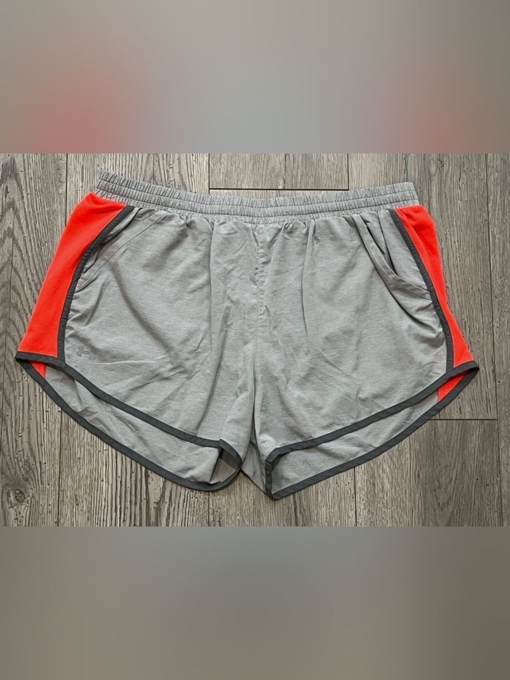 XL Womens UNDER ARMOUR Running Shorts HeatGear Pockets Gray Fly By 2.0